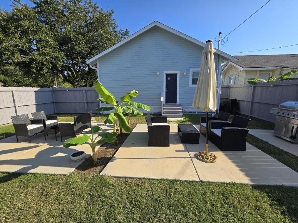 Luxury Designer Villa By The Beach Bright Beautiful Brand New Galveston Extérieur photo