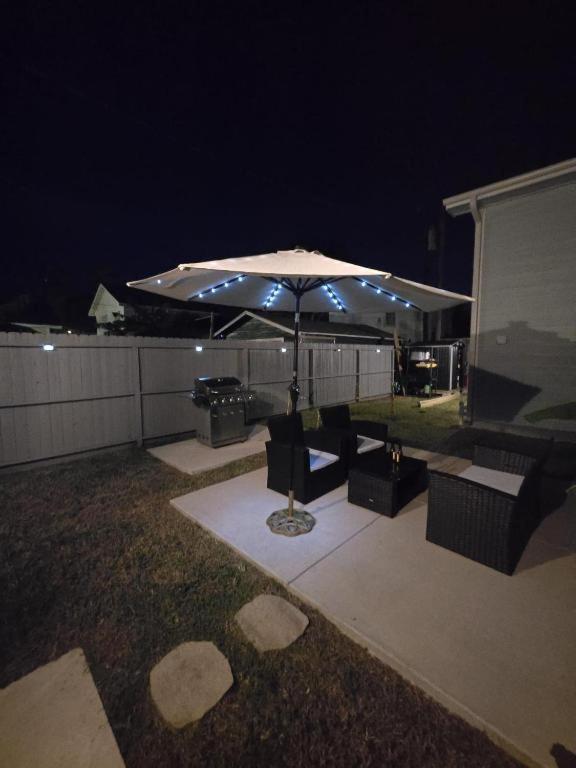 Luxury Designer Villa By The Beach Bright Beautiful Brand New Galveston Extérieur photo